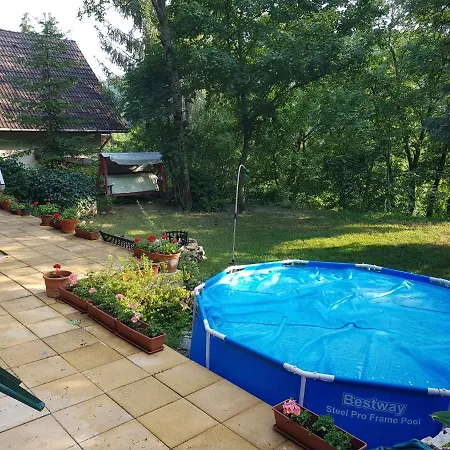 Cabin In The Woods Apartman *